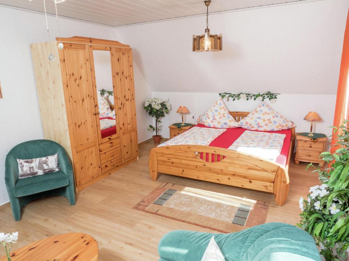 Cheerful Apartment Near City Centre Of Haslach Хаслах им Кинцихтал Екстериор снимка