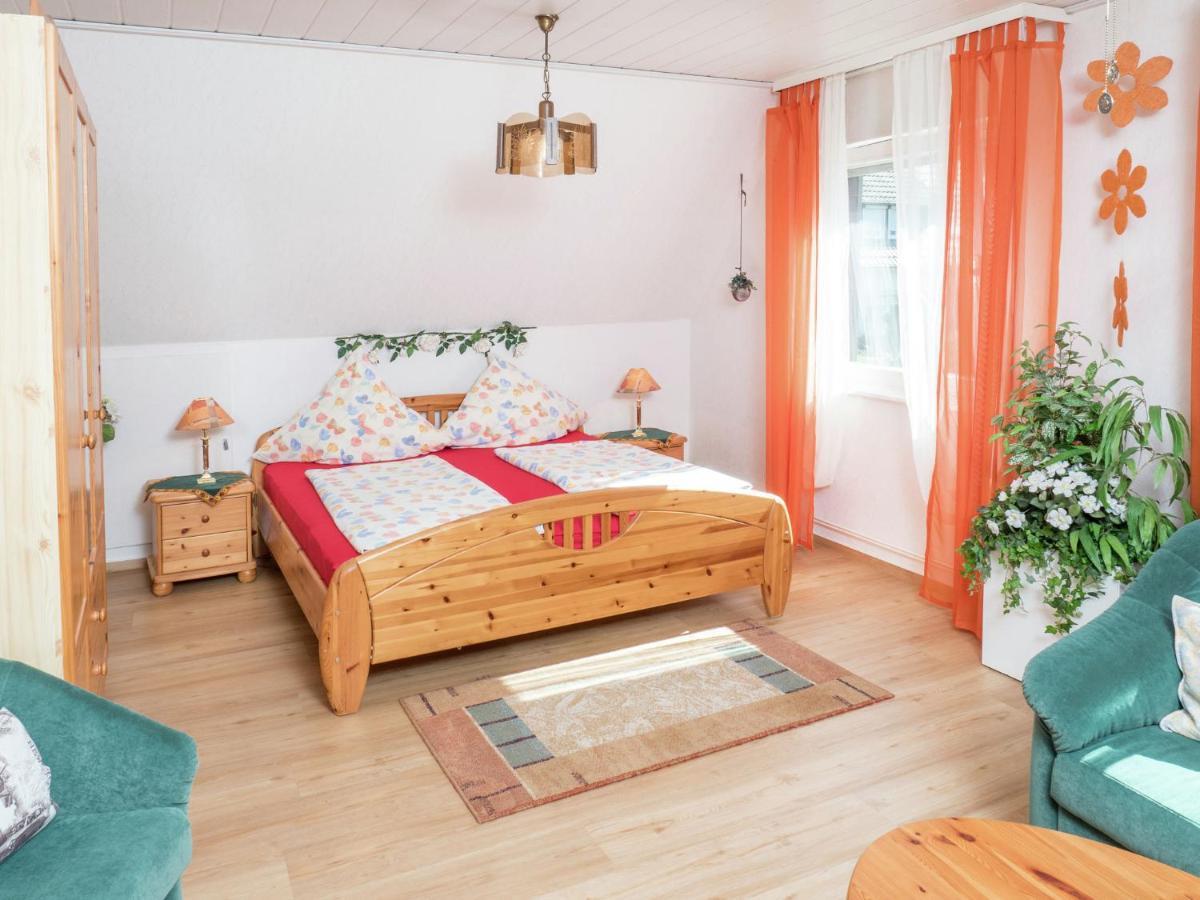 Cheerful Apartment Near City Centre Of Haslach Хаслах им Кинцихтал Екстериор снимка